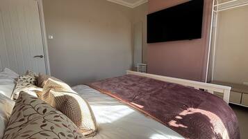 2 chambres, fer et planche à repasser, lit parapluie, Wi-Fi