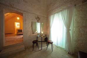 Luxury Suite, Balcony, City View | Frette Italian sheets, premium bedding, down comforters, pillowtop beds - Bella Itria (Locorotondo)