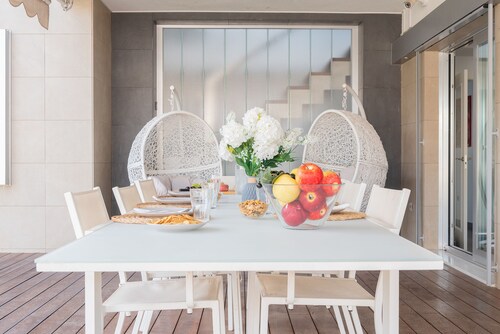 Modern villa 5 minutes from the beach with private pool in a prime location