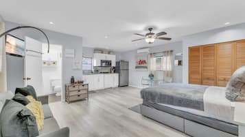 1 habitación, tabla de planchar con plancha, wifi y ropa de cama