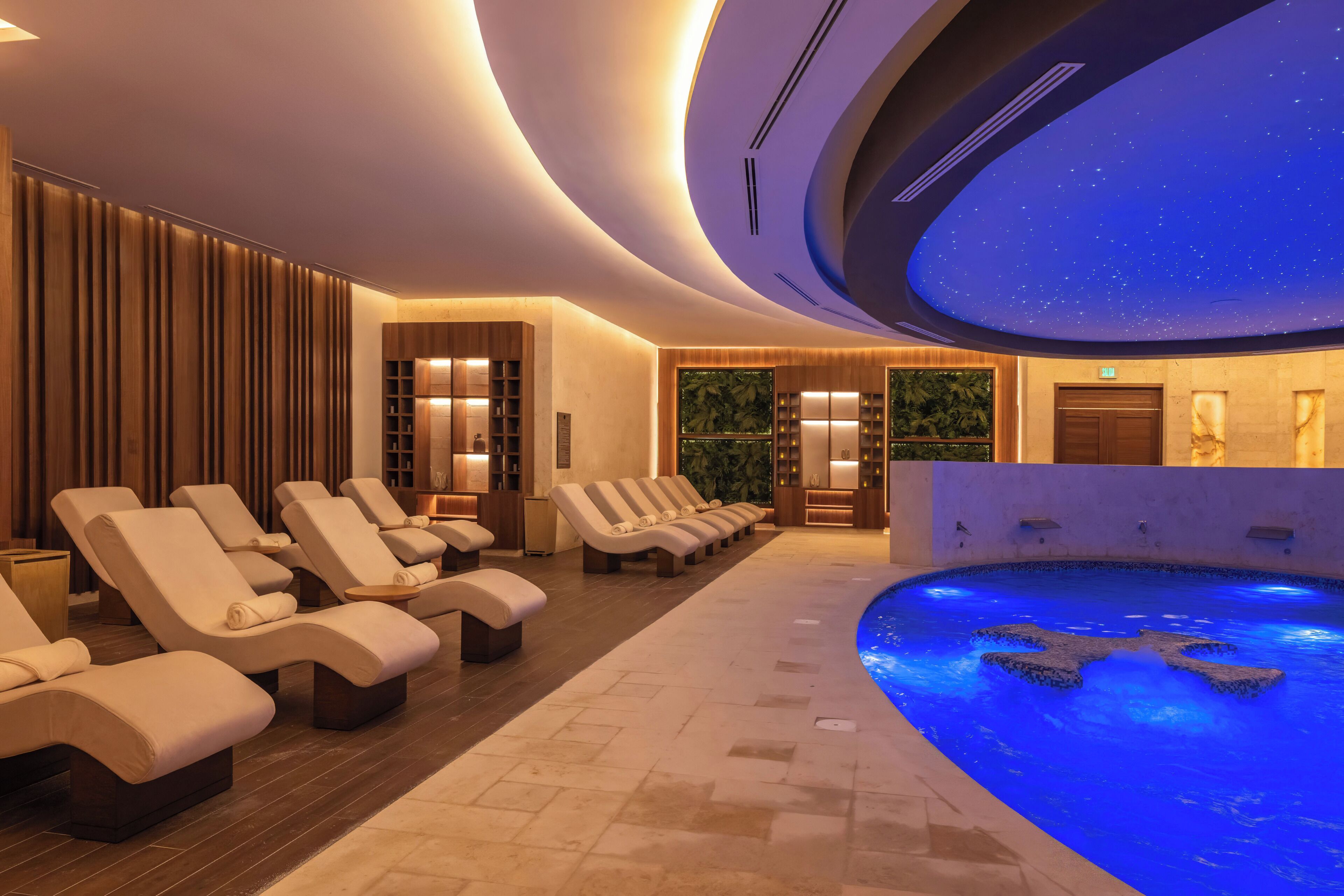 Couples treatment rooms, sauna, hot tub, steam room, body treatments