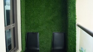 Terrace/patio - Free Gym and Pool Near to Beach Bunk Bed (Dubai)
