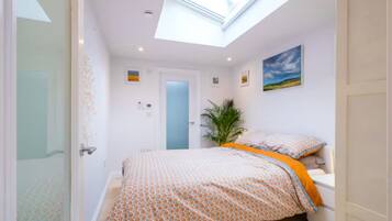 1 chambre, fer et planche Ă repasser, Wi-Fi gratuit, draps fournis