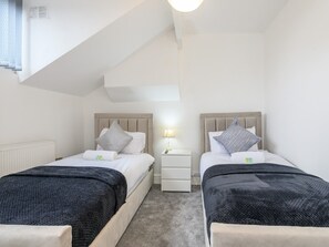 3 bedrooms, iron/ironing board, free WiFi, bed sheets