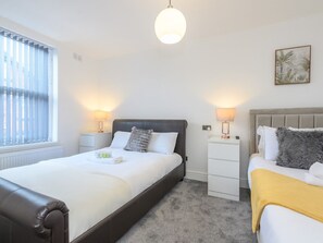 3 habitaciones, tabla de planchar con plancha y wifi gratis 