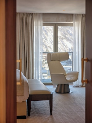 Superior Suite, Mountain View | Premium bedding, memory foam beds, minibar (some free items), desk - Maya Hotel Courchevel 1850 (Courchevel)