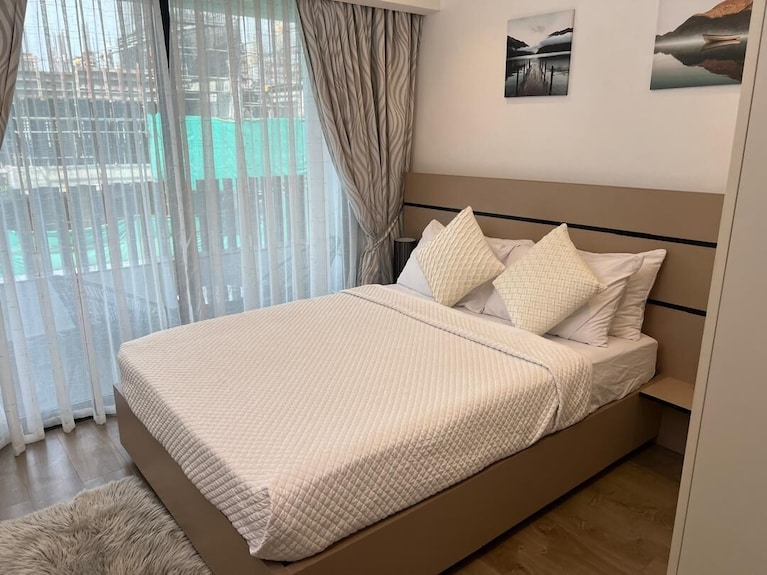 1-bedroom Apartment In Osu- Accra With Ac, Fitness Room, Wifi - Accra