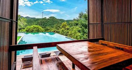 Luxury Suite at 5-Star Scenic Resort & Escape