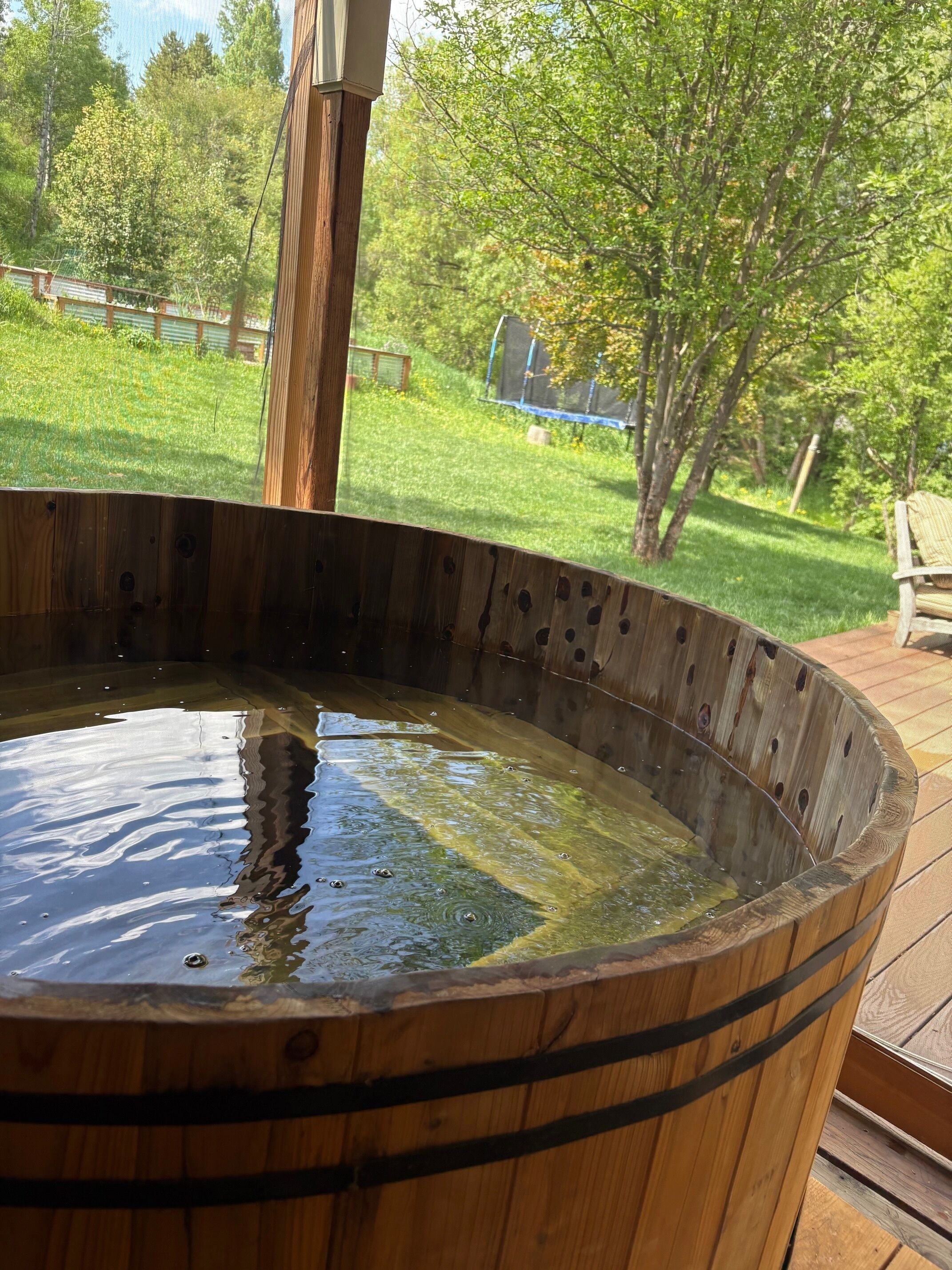 Outdoor spa tub