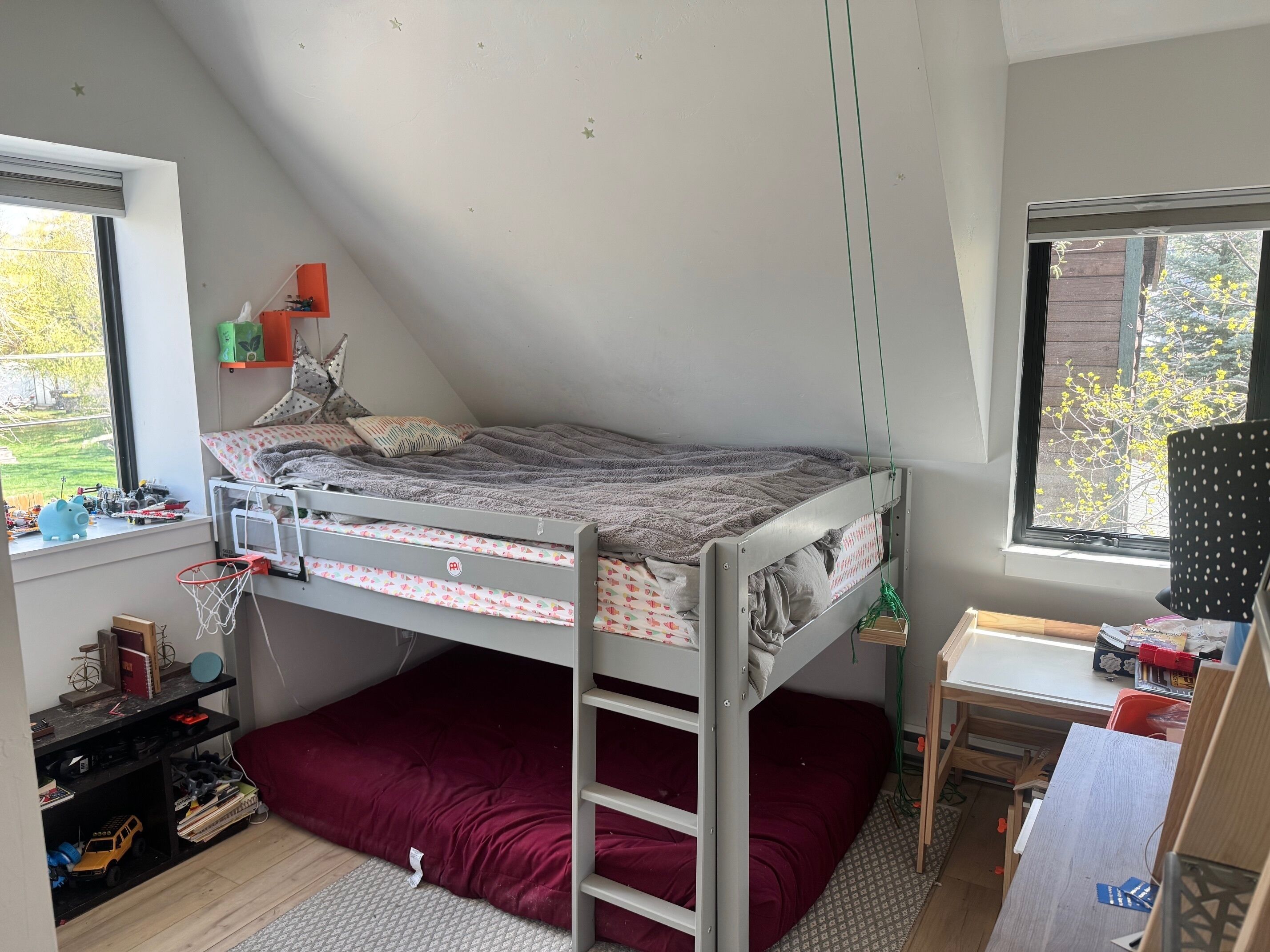 4 bedrooms, WiFi, bed sheets