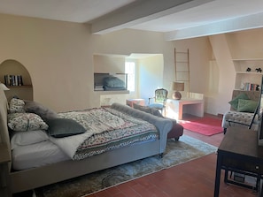 4 chambres, fer et planche à repasser, accès au Wi-Fi (inclus)