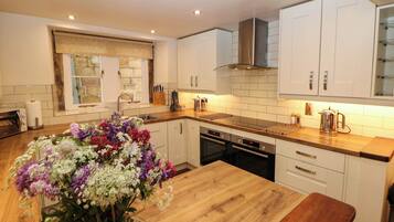 Dishwasher, cookware/dishes/utensils