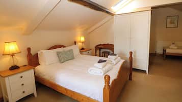 7 bedrooms, individually decorated, individually furnished, free WiFi