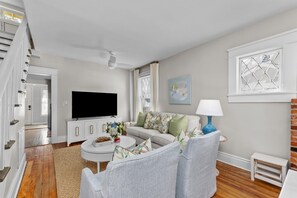 Smart TV - 3 bed/2 BA house in great Augusta area w/Wi-Fi, AC, and many restaurants nearby (Augusta)