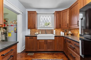 Dishwasher - 3 bed/2 BA house in great Augusta area w/Wi-Fi, AC, and many restaurants nearby (Augusta)