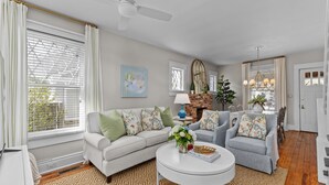 A living room with a sofa set, a coffee table, and a fireplace. - 3 bed/2 BA house in great Augusta area w/Wi-Fi, AC, and many restaurants nearby (Augusta)