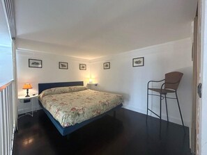 Iron/ironing board, free WiFi, bed sheets - Giussano_22 Loft - Studio Apartment, Sleeps 2 (Milano)