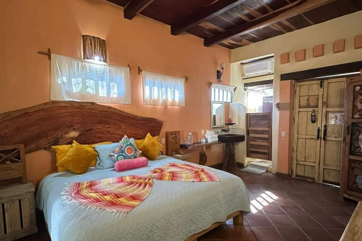 Triny Room first floor | WiFi (free), bed sheets