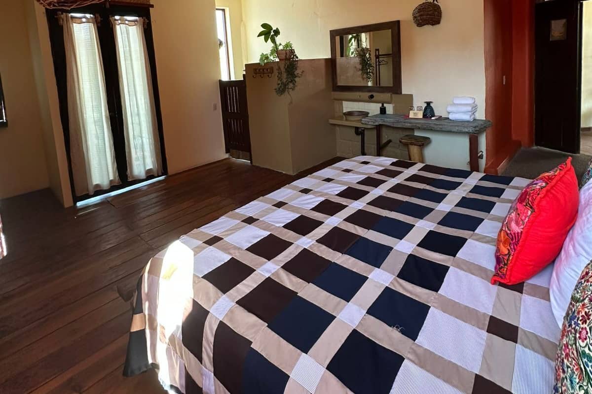 Beto Room second floor | WiFi (free), bed sheets