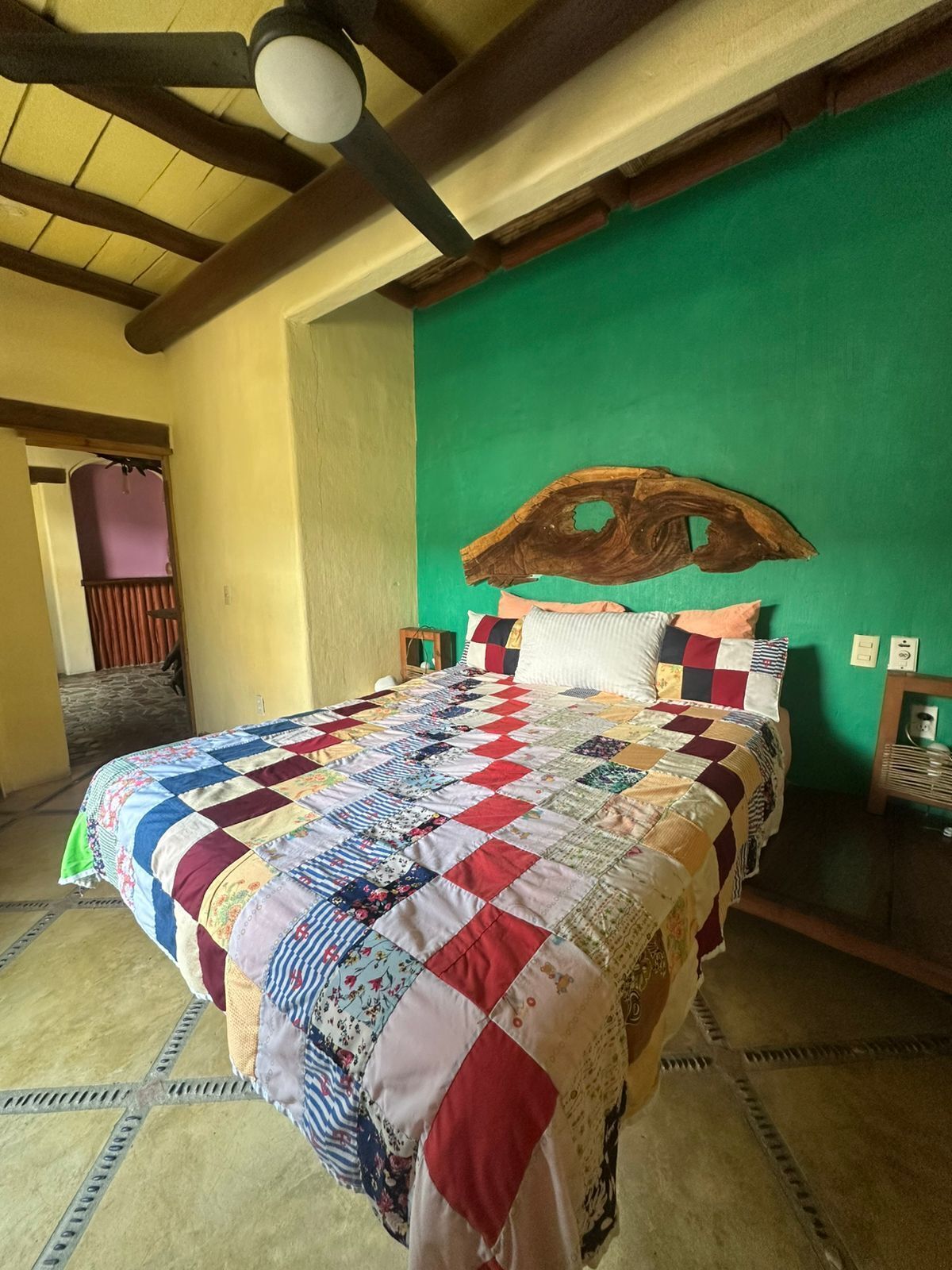 Osvaldo Room | Escritorio, wifi gratis, ropa de cama
