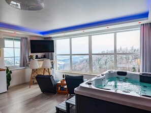 Interior - Private wellness cottage with jacuzzi, sauna, and amazing panoramic views (Maribor)