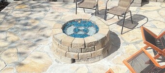 Quiet secluded neighborhood quick freeway access canyons shopping entertainment