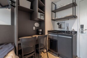 Desk, free WiFi - Akile Frei Caneca (Sao Paulo)