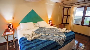 Family Room, Courtyard View | Free WiFi