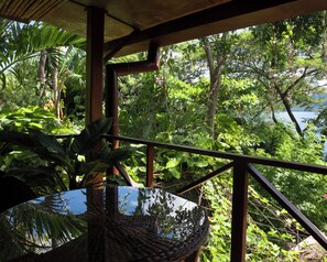Classic Double Room, Partial Lake View | Free WiFi - CASA MARIMBA (Catarina)
