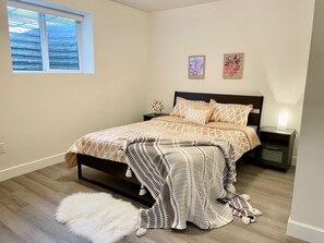 2 bedrooms, iron/ironing board, WiFi, bed sheets - Spacious city haven 2BR (Surrey)