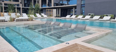 Outdoor pool. Kunigiskes Apt- Sleeps 4 - Pool & Hot Tub
