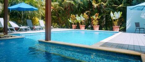 Kolam renang terbuka