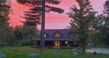 Luxe Mountain Retreat : Minutes to Stowe and Elmore : Family Friendly :