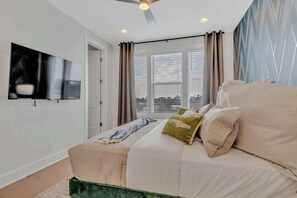 8 bedrooms, iron/ironing board, WiFi, bed sheets
