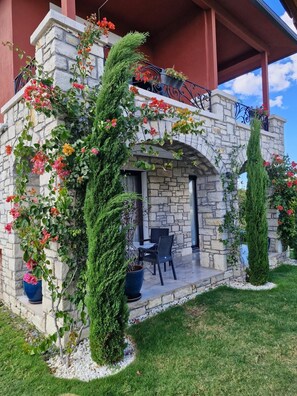 Zeytin Oda ( Economic Room with Patio ) | Terraza o patio