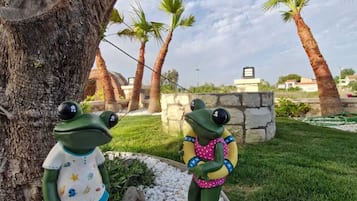 Standaard kamer, terras | Lakens van Egyptisch katoen, luxe beddengoed, een gratis minibar