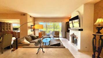 Télévision, cheminée