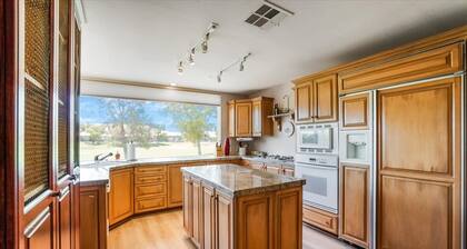 Prestigious Fairway Living – Luxe 2BR on 7th Hole, Mission Hills