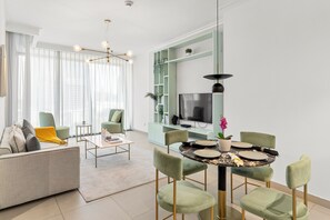 52-inch flat-screen TV with cable channels - Burj Vista - Prime Downtown Dubai (Dubai)