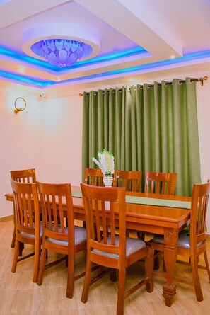 Dining - Lux Suites Lions Den Holiday Homes (Nakuru)