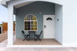House | 2 bedrooms - Private Pool Private Chef Discoverybay 24hr Secure (Discovery Bay)