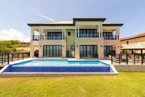House, Smoking | 6 bedrooms - Ocean s Edge Fully Staffed Luxury Villa (Tower Isle)