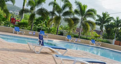 3 King Beds Drax Hall Pool Gym Gated Full Air Con