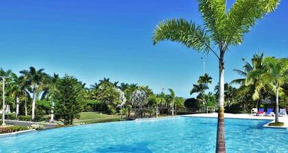 3 Bedrm in Richmond Estate Pool Gym Plygrnd Beach