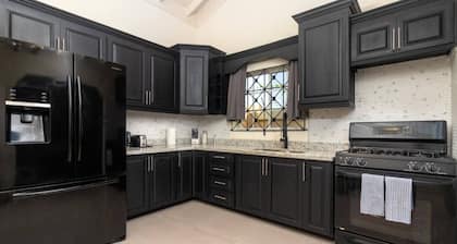 5 Bedrmoasis Draxhall Pool Gym