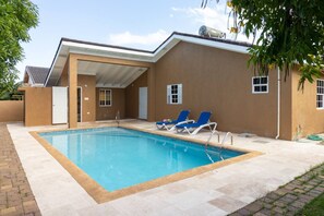 3 bedrooms - Private Pool Draxhall Gated Gym Tennis Full AC (St. Ann's Bay)