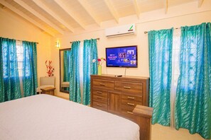 House - Adorable Beach House in Drax Hall Gated Pool Gym (St. Ann's Bay)