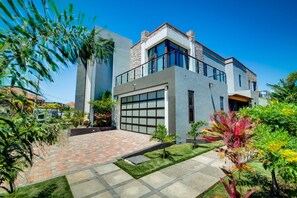 Villa, Smoking