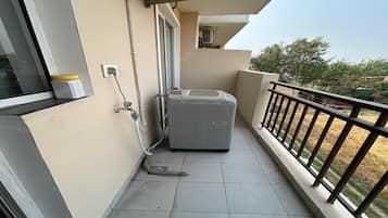 Apartment, 3 Bedrooms, Accessible, Smoking | Balcony