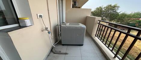 Apartment, 3 Bedrooms, Accessible, Smoking | Balcony